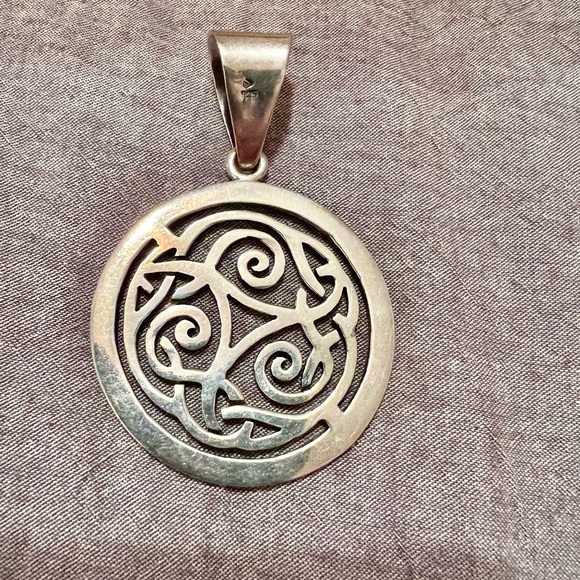 Silpada large sterling pendant. Retired - Picture 2 of 3